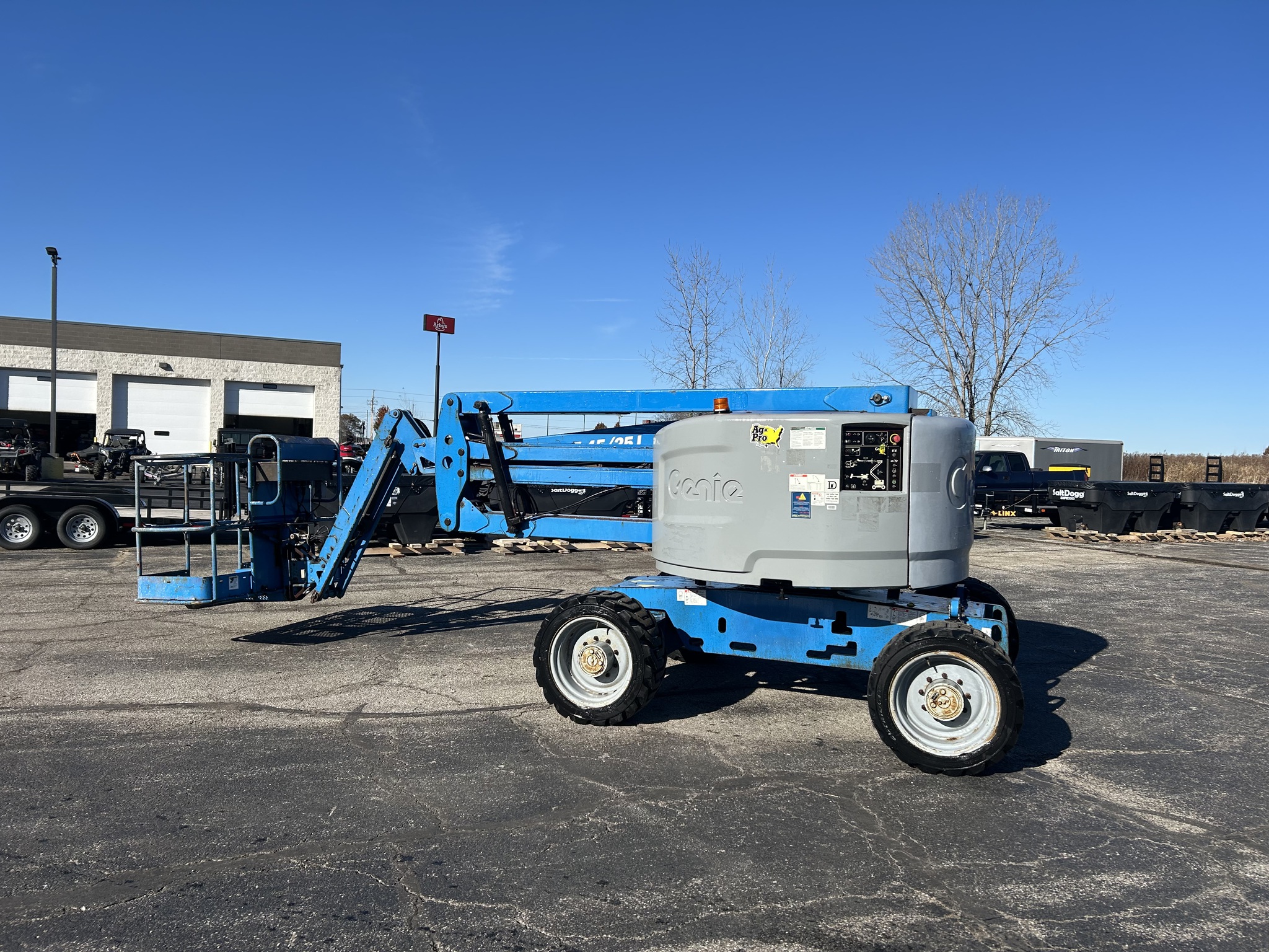 2013 Genie Z45/25J Image 2