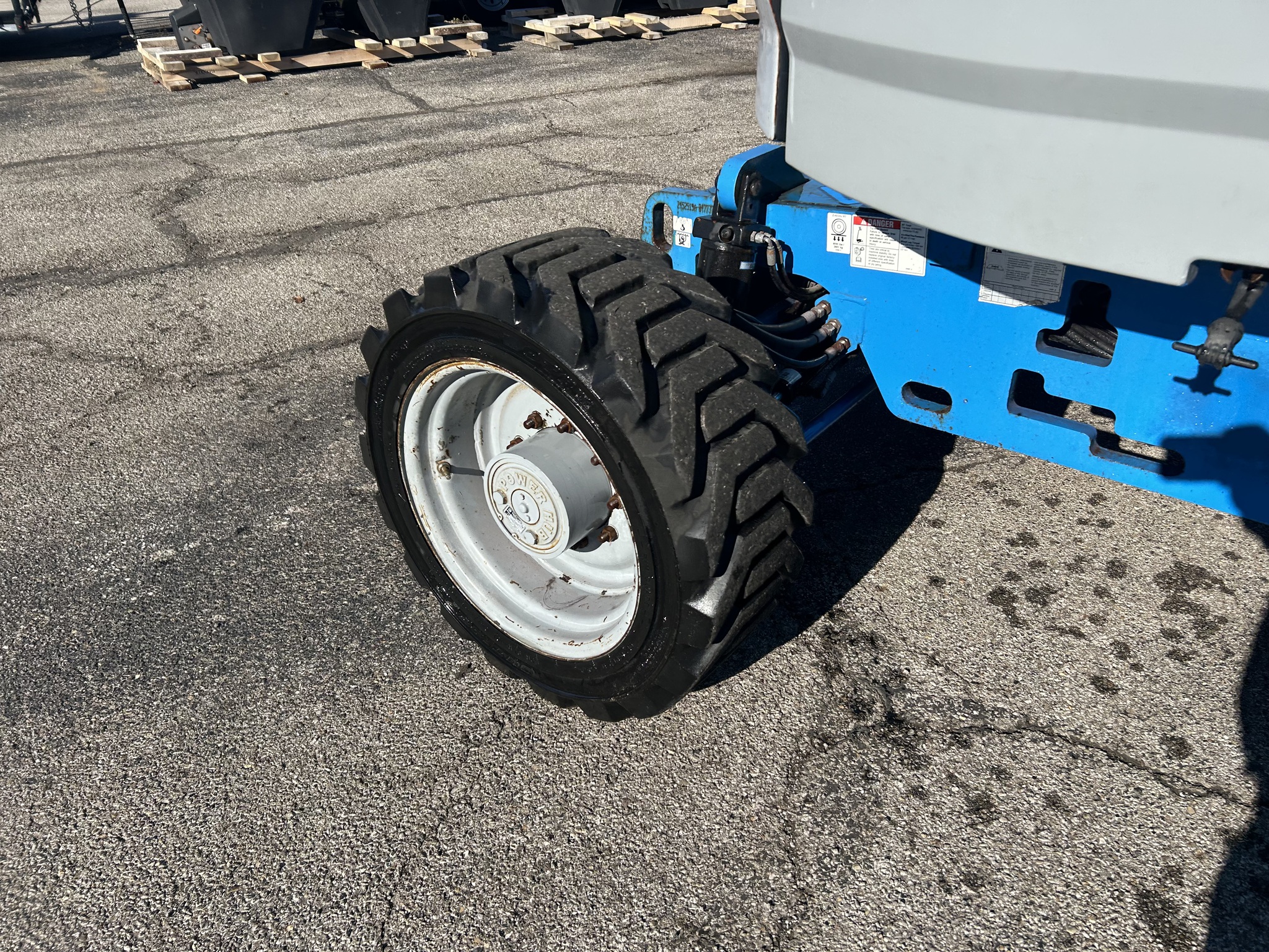 2013 Genie Z45/25J Image 8