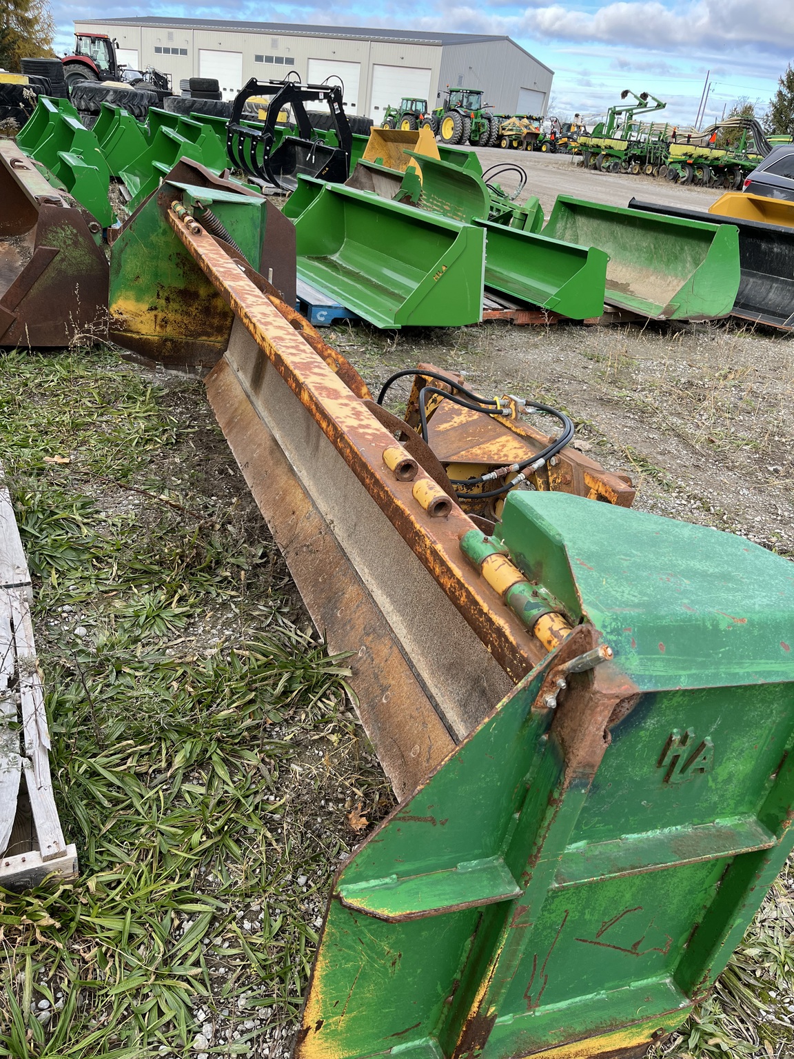 Horst 12' BLADE Image 1