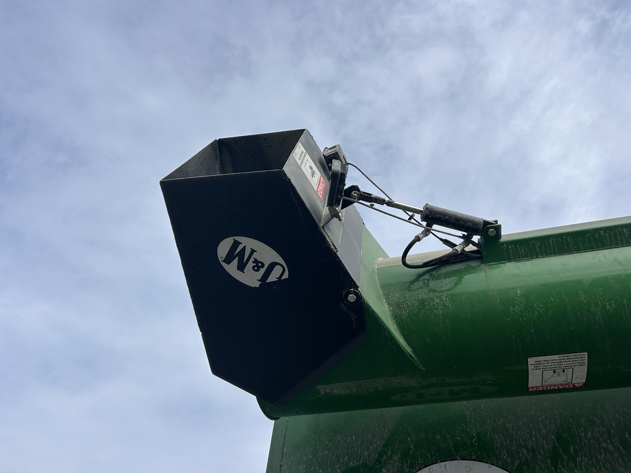  2021 J&M 875-18 at Heritage Tractor in Baldwin City, KS