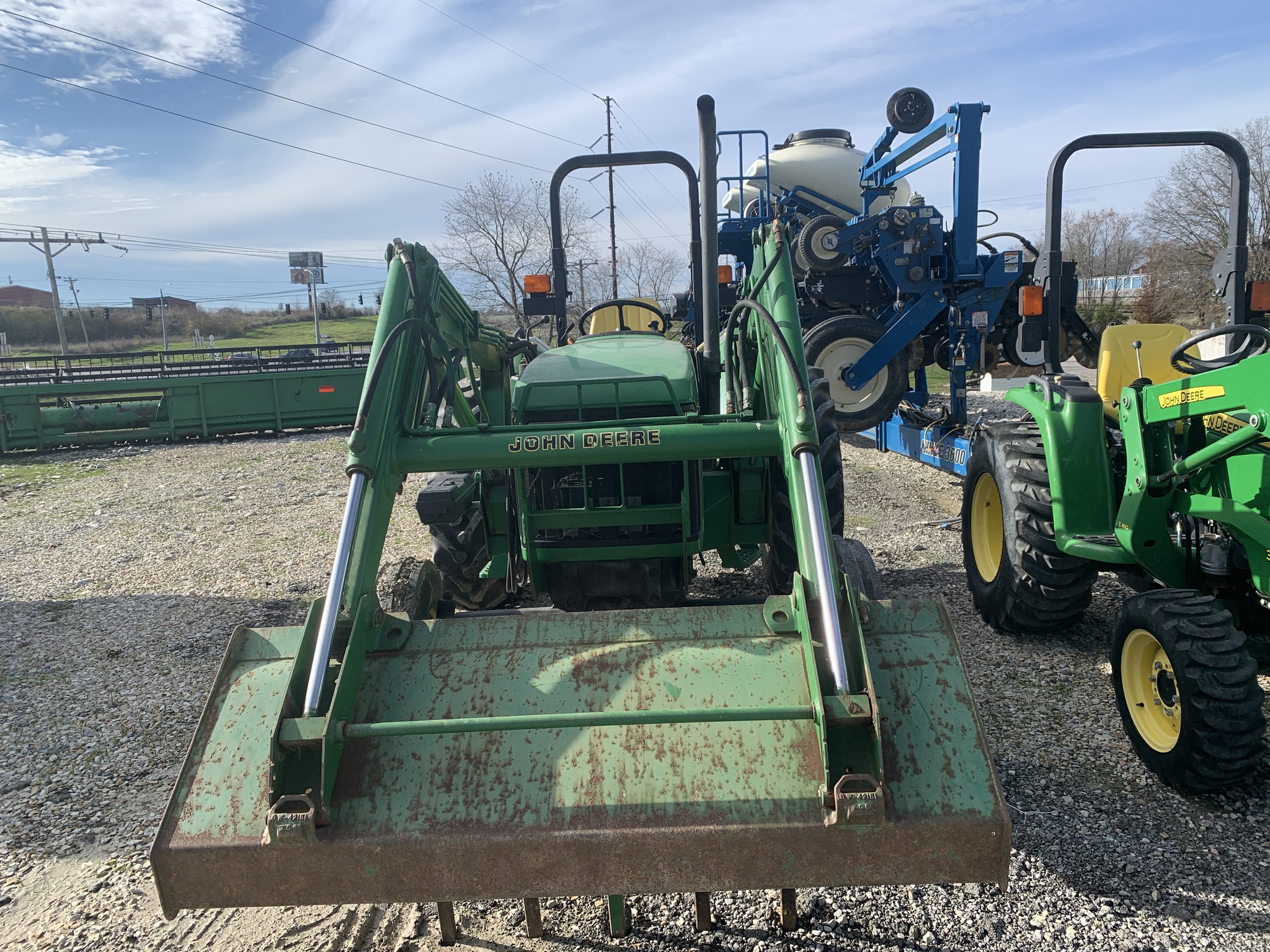 2002 John Deere 5220 Image 3