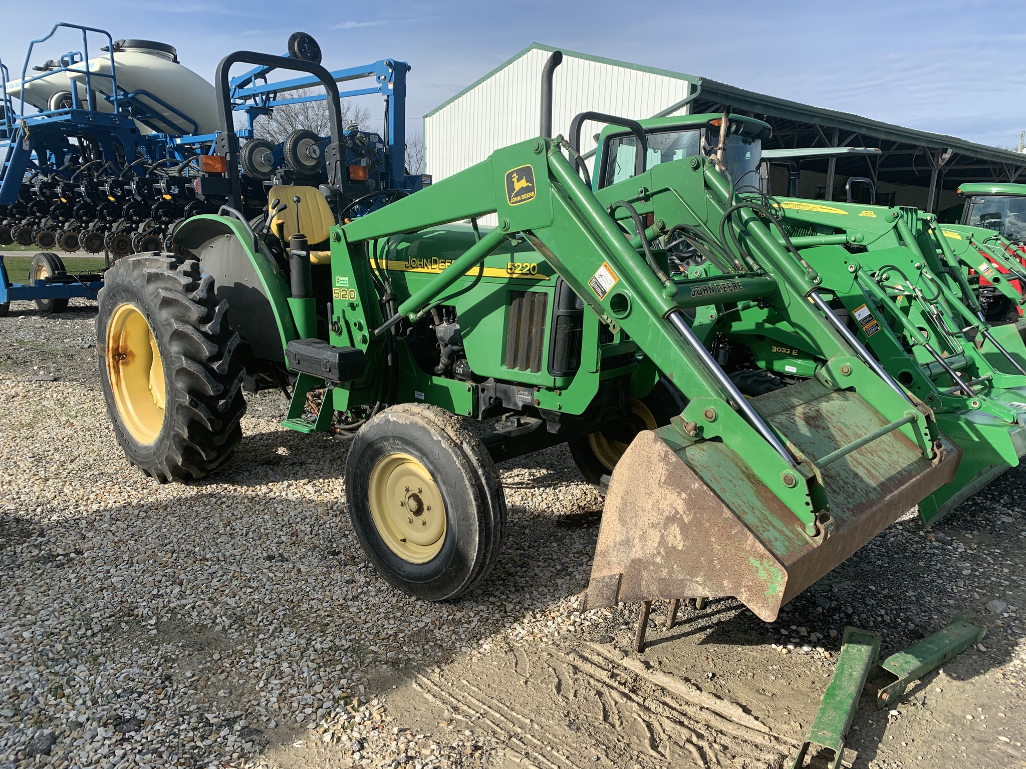 2002 John Deere 5220 Image 1