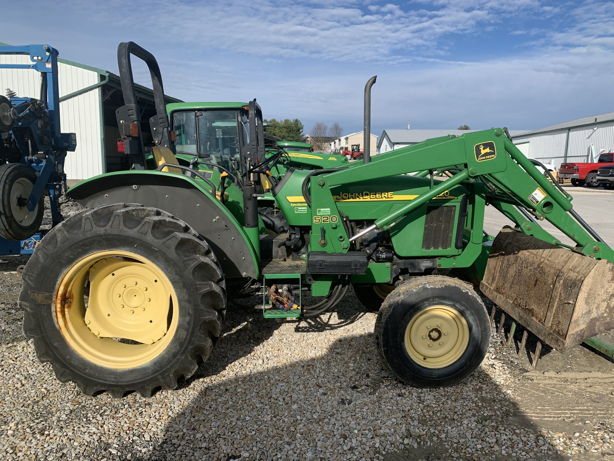 2002 John Deere 5220 Image 4