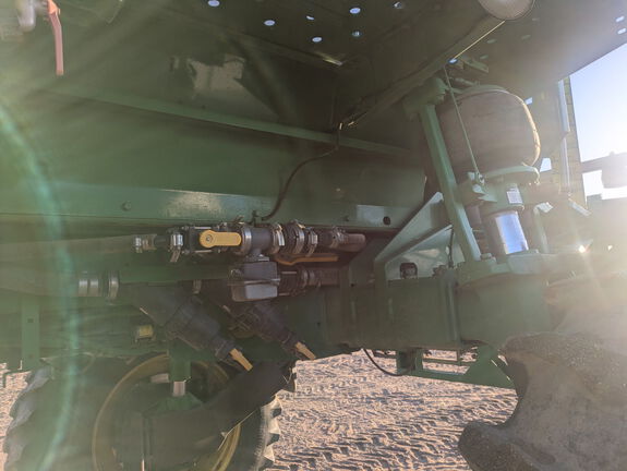 Used 2011 John Deere 4730 Self Propelled Sprayers at Horizon Ag & Turf in Vermilion, AB - Photo3