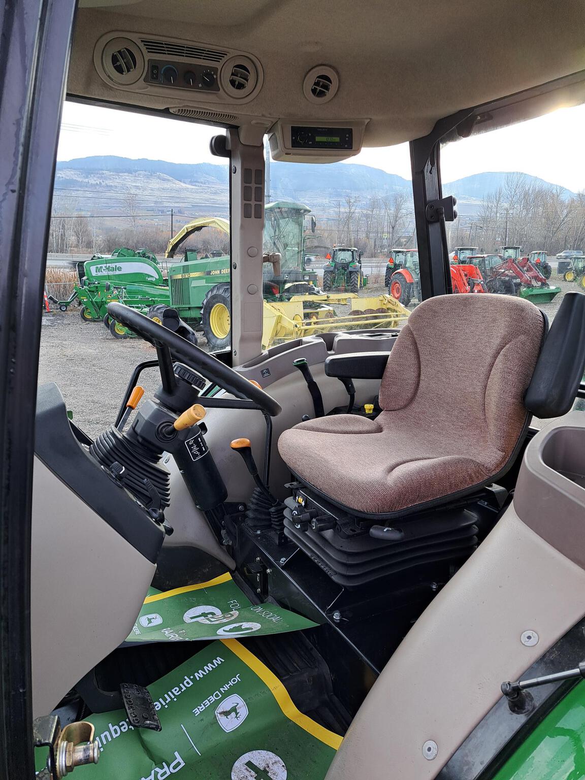 2014 John Deere 5055E Image 6
