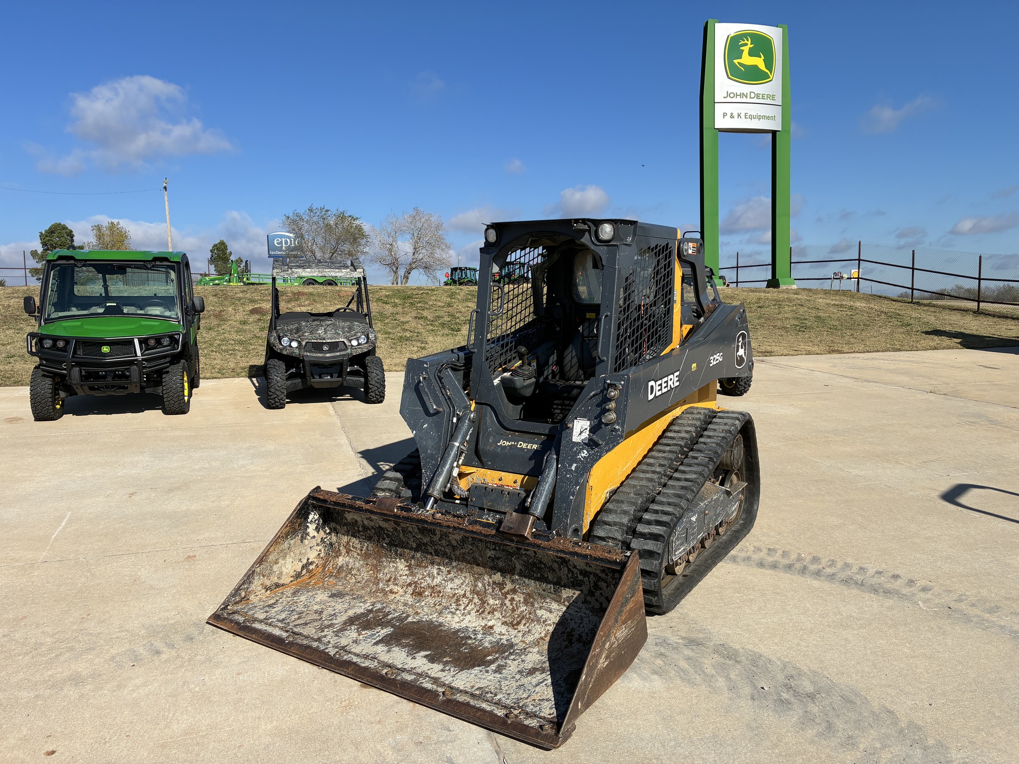 2020 John Deere 325G Image 1