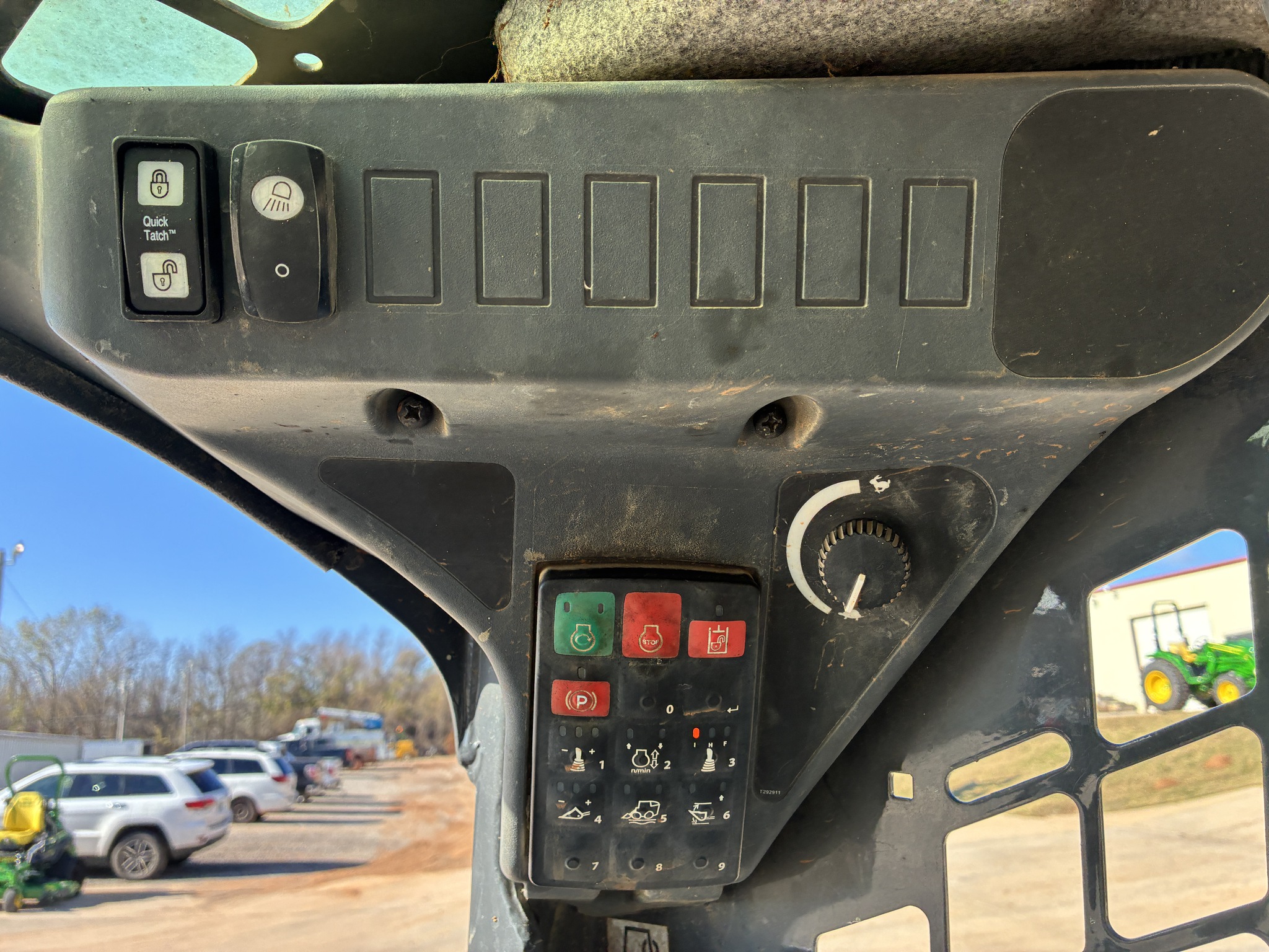 2020 John Deere 325G Image 17