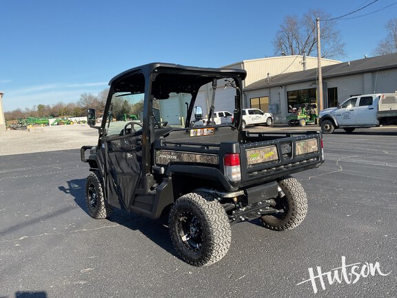 Photo of 2022 John Deere XUV 835M