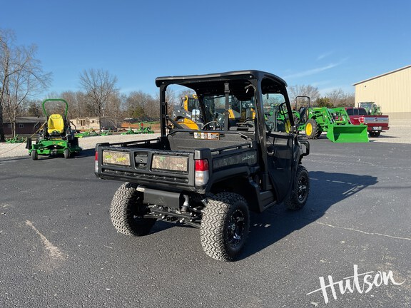 Photo of 2022 John Deere XUV 835M