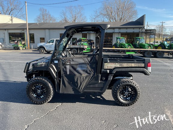 Photo of 2022 John Deere XUV 835M