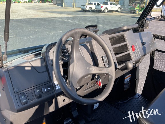 Photo of 2022 John Deere XUV 835M