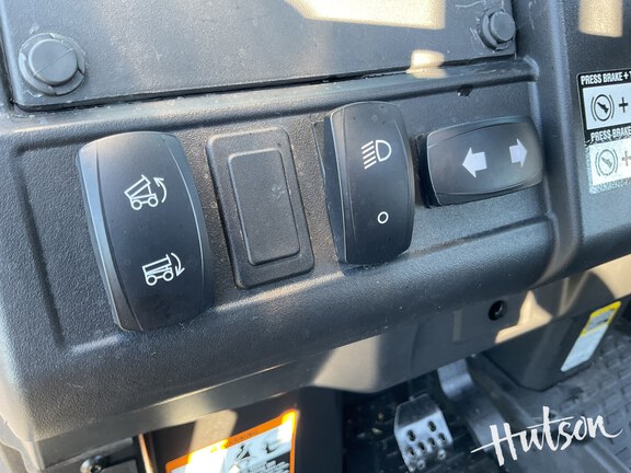 Photo of 2022 John Deere XUV 835M