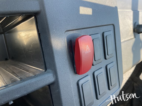 Photo of 2022 John Deere XUV 835M