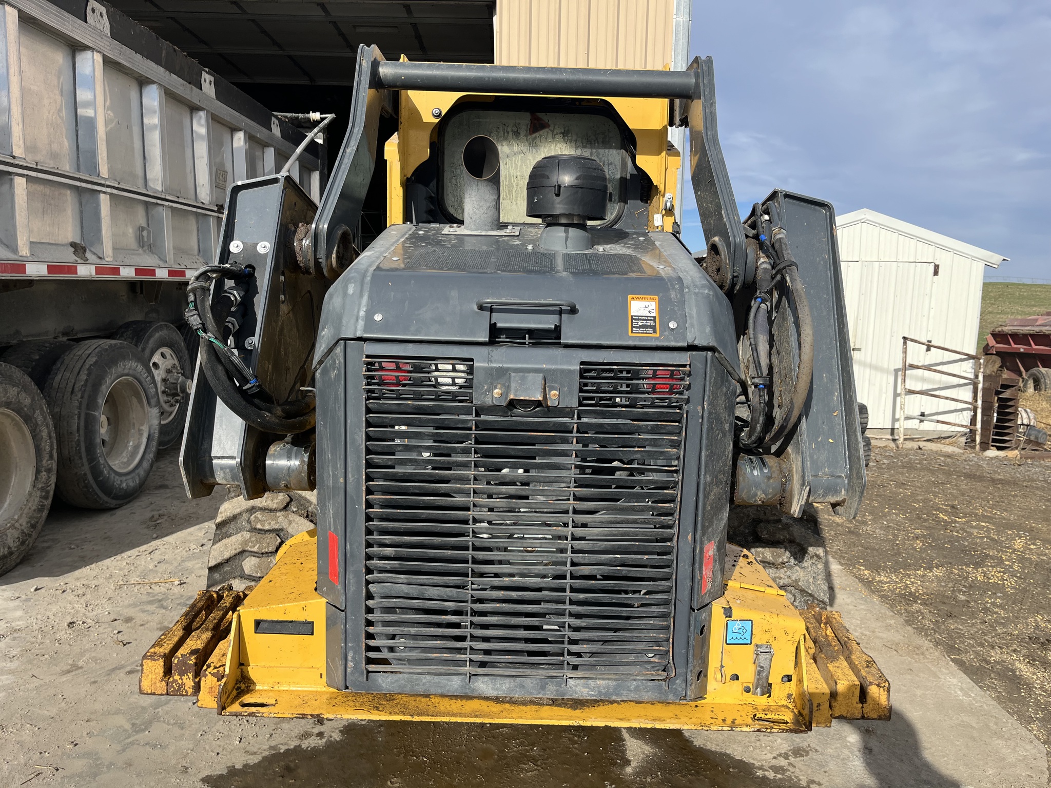  2022 John Deere 330G at Heritage Tractor in Seneca, KS