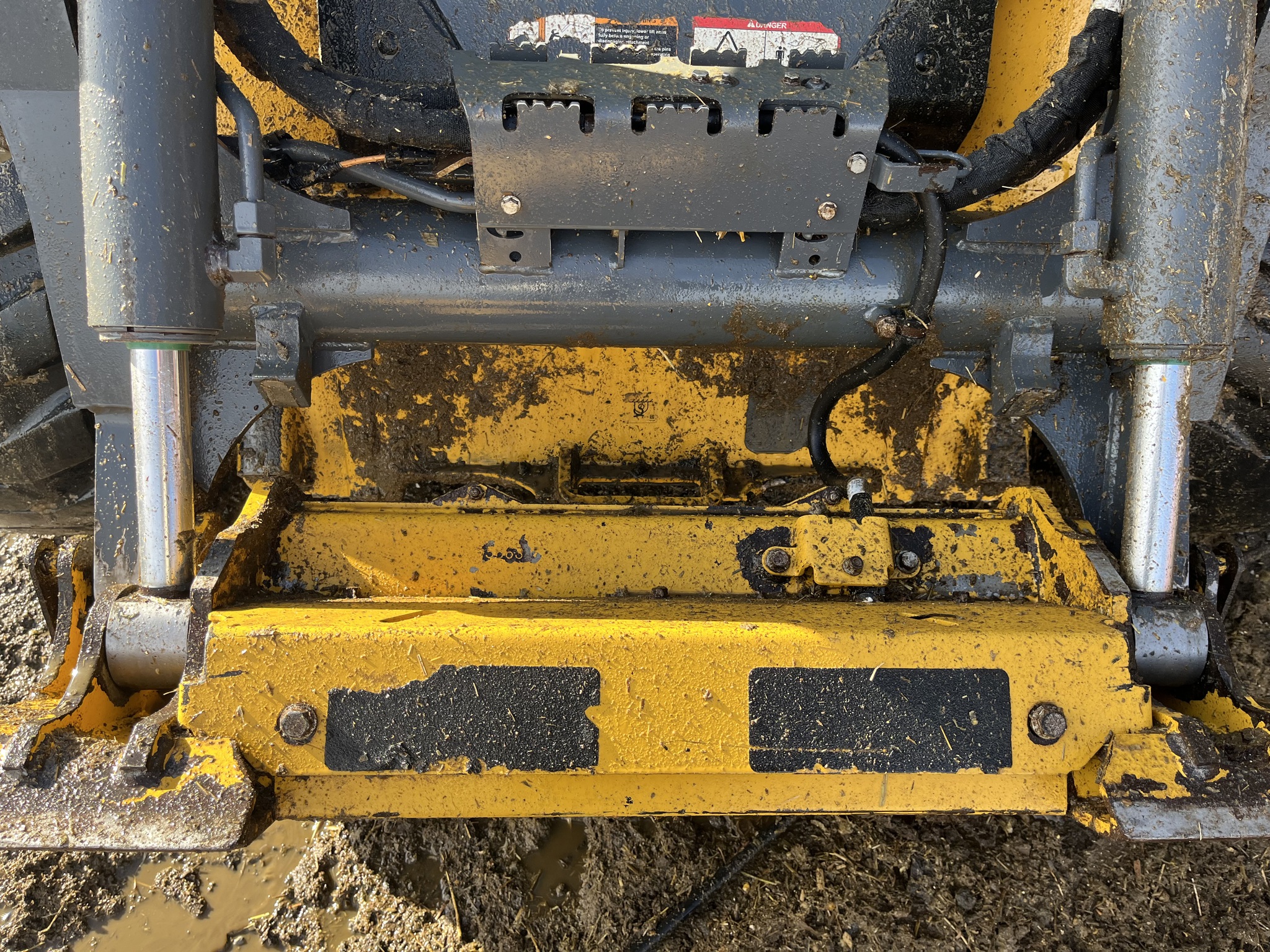  2022 John Deere 330G at Heritage Tractor in Seneca, KS