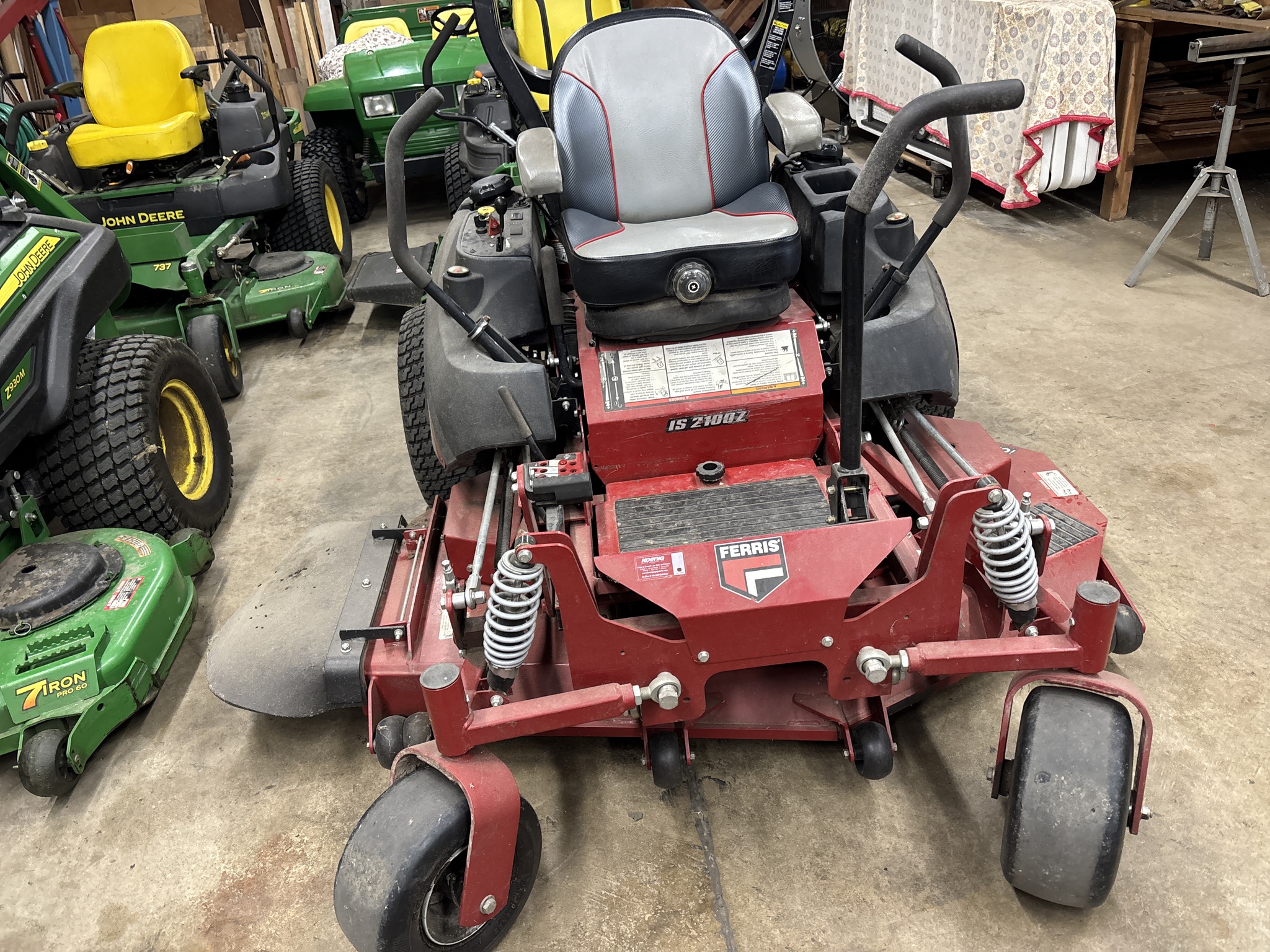 Used 2017 Ferris IS2100Z Zero Turn Mowers at Koenig Equipment in Urbana, OH - PhotoXL2