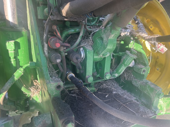 2025 John Deere 8R 250 - Photo14