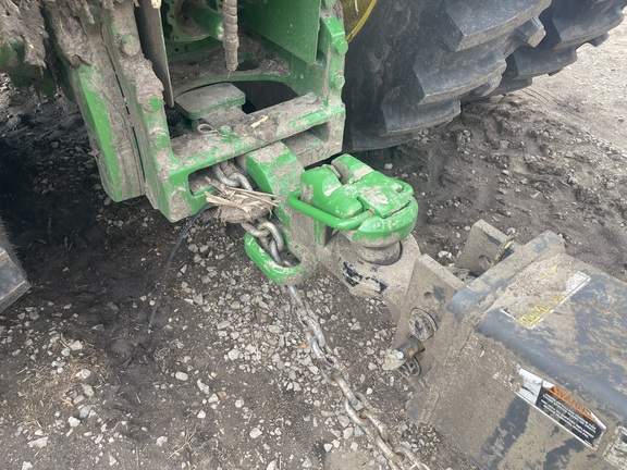 2025 John Deere 8R 250 - Photo31
