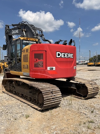 2020 John Deere 245G LC
