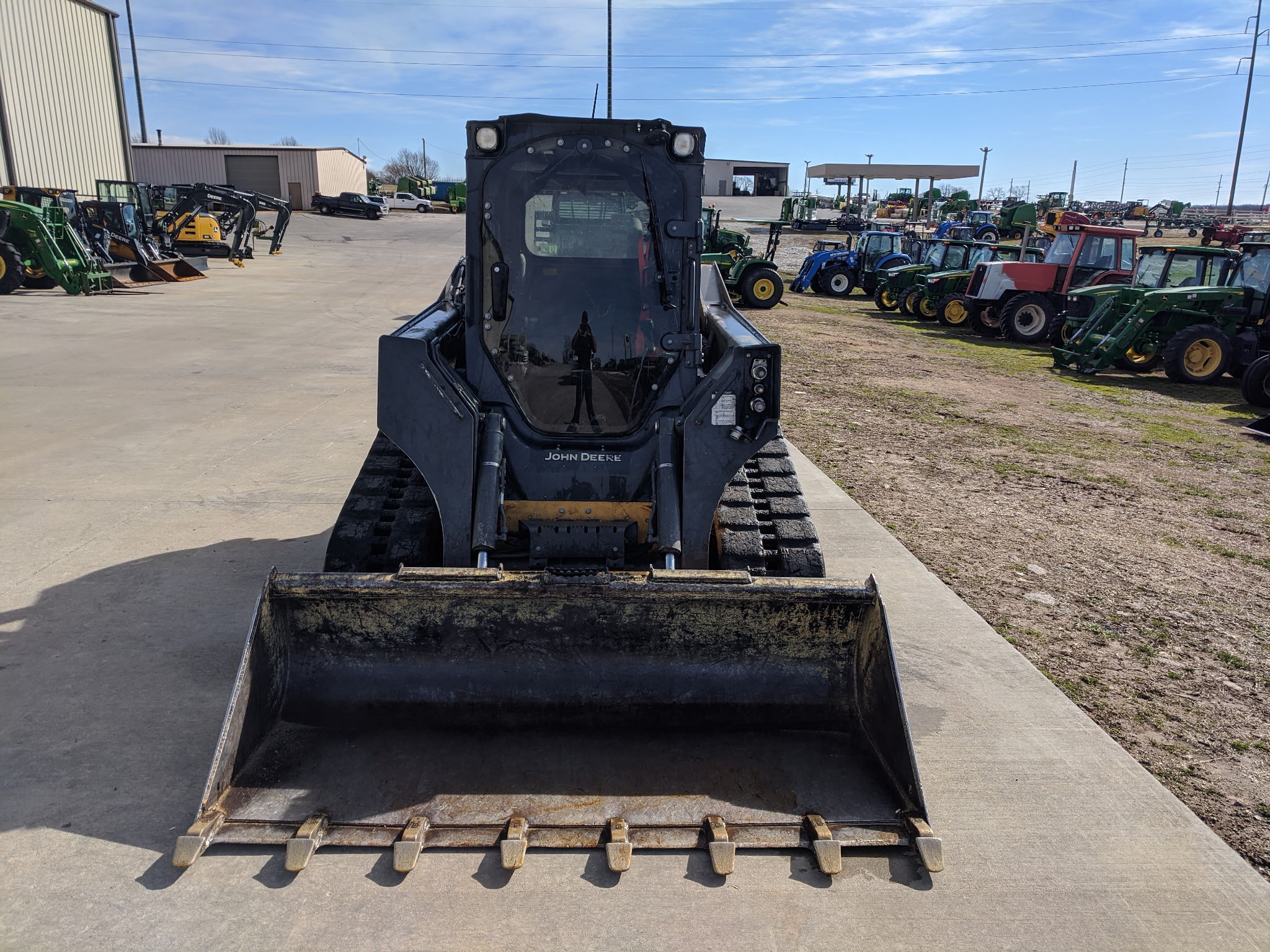  2024 John Deere 325G at Heritage Tractor in Rogersville, MO