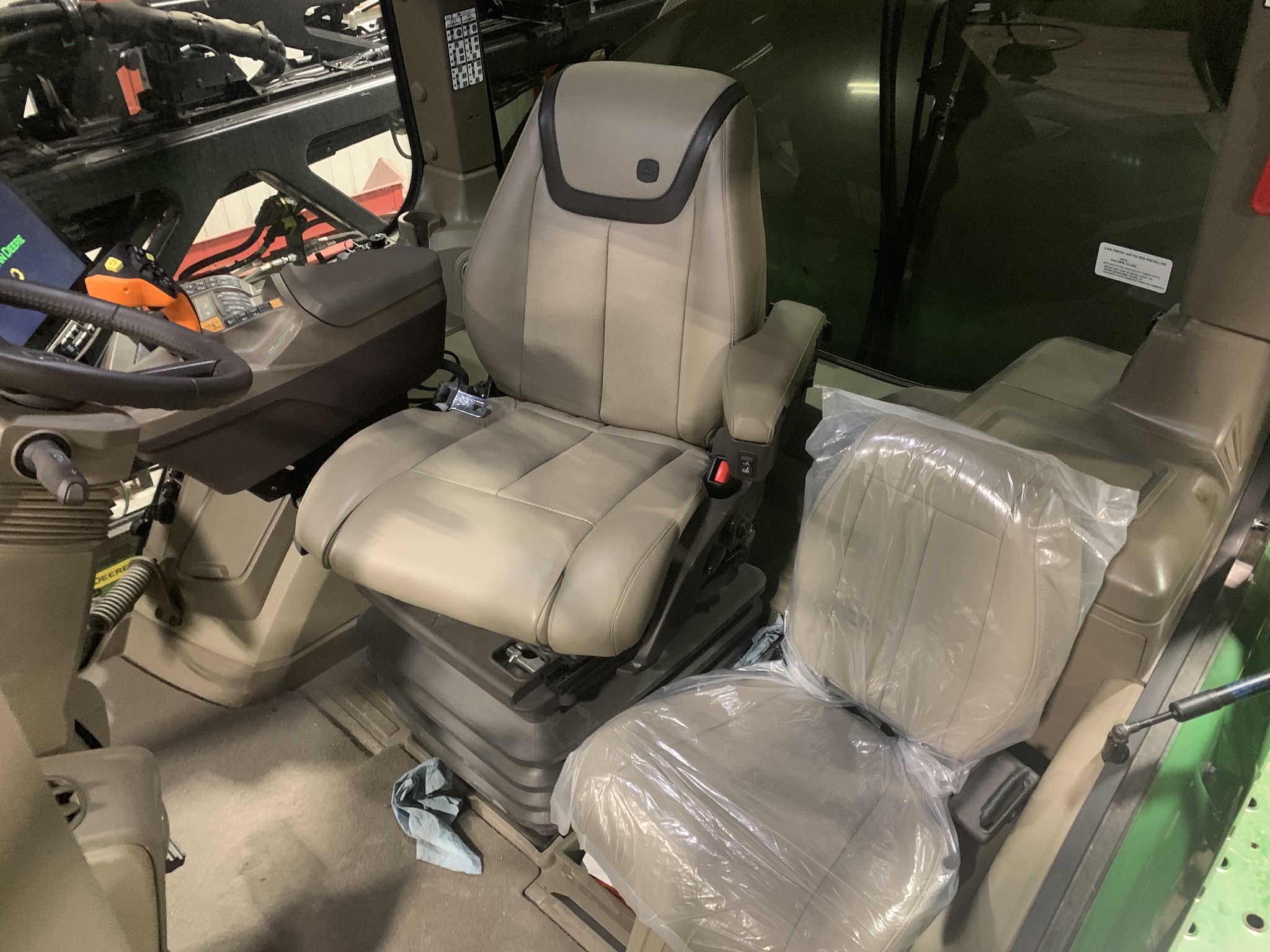 2025 John Deere 412R Image 9