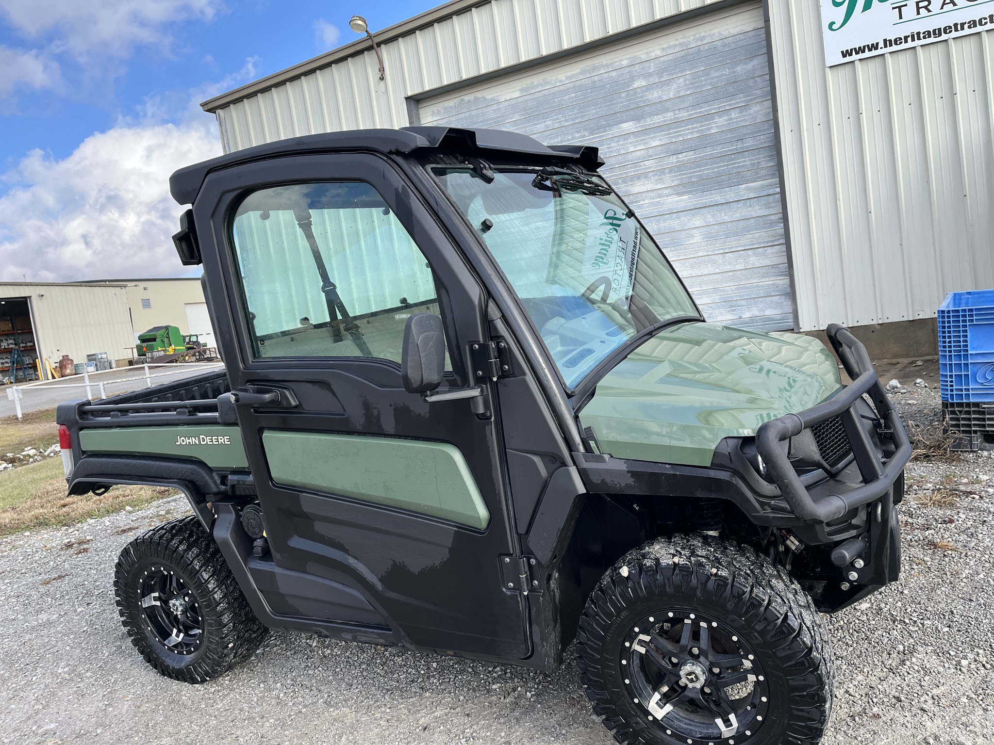  2024 John Deere XUV 835R at Heritage Tractor in Clinton, MO