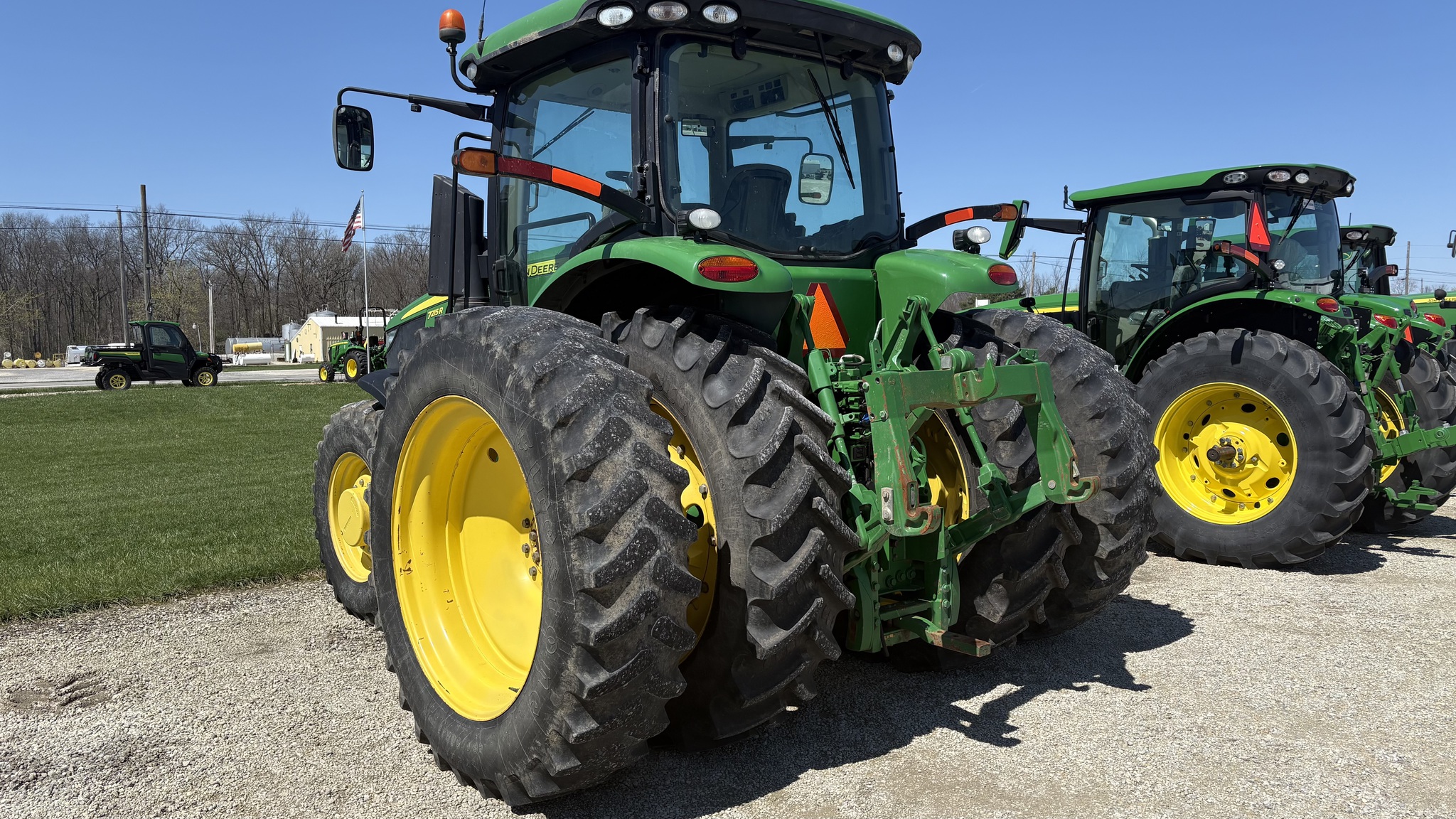 2011 John Deere 7215R Image 4