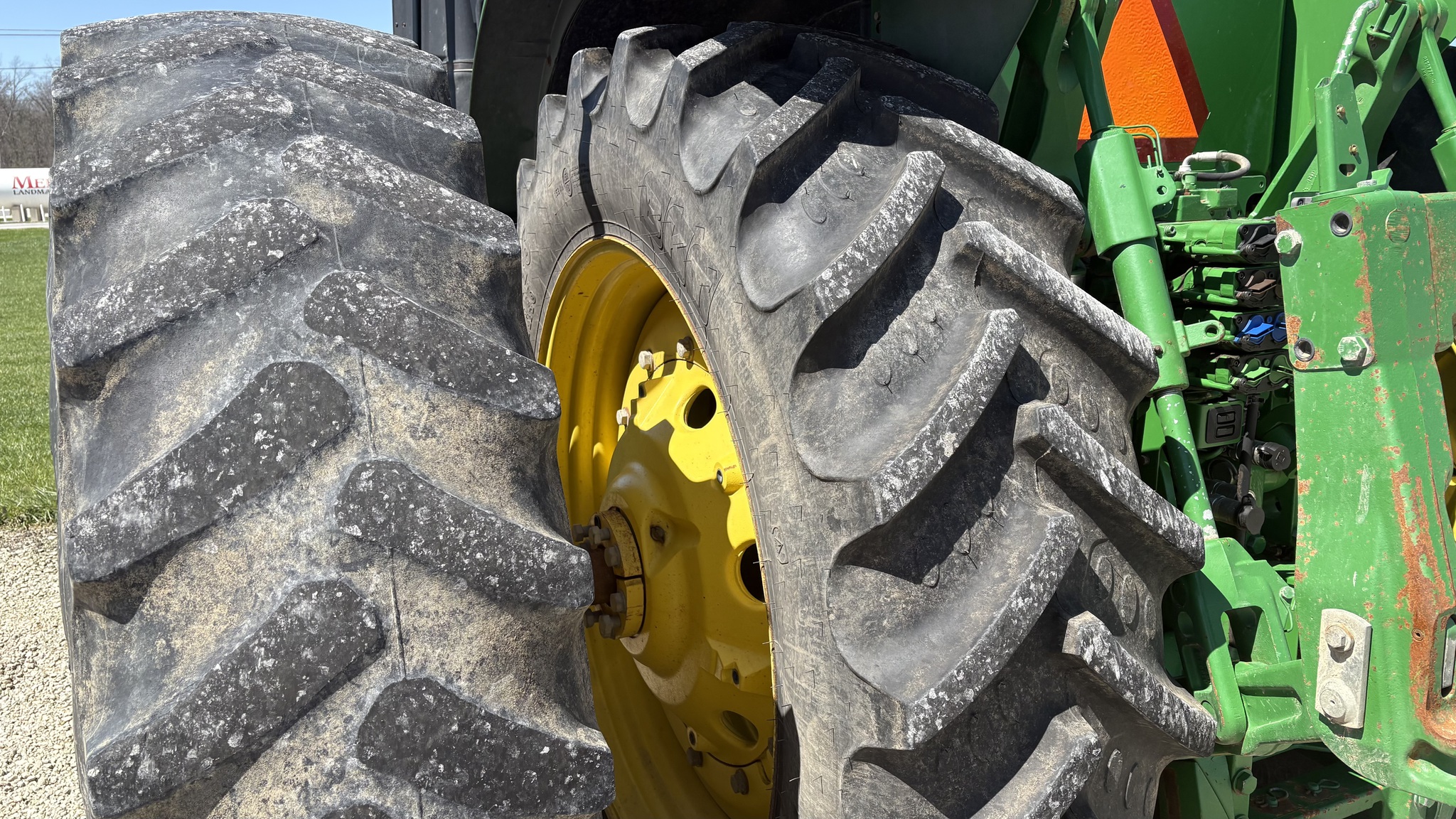 2011 John Deere 7215R Image 14