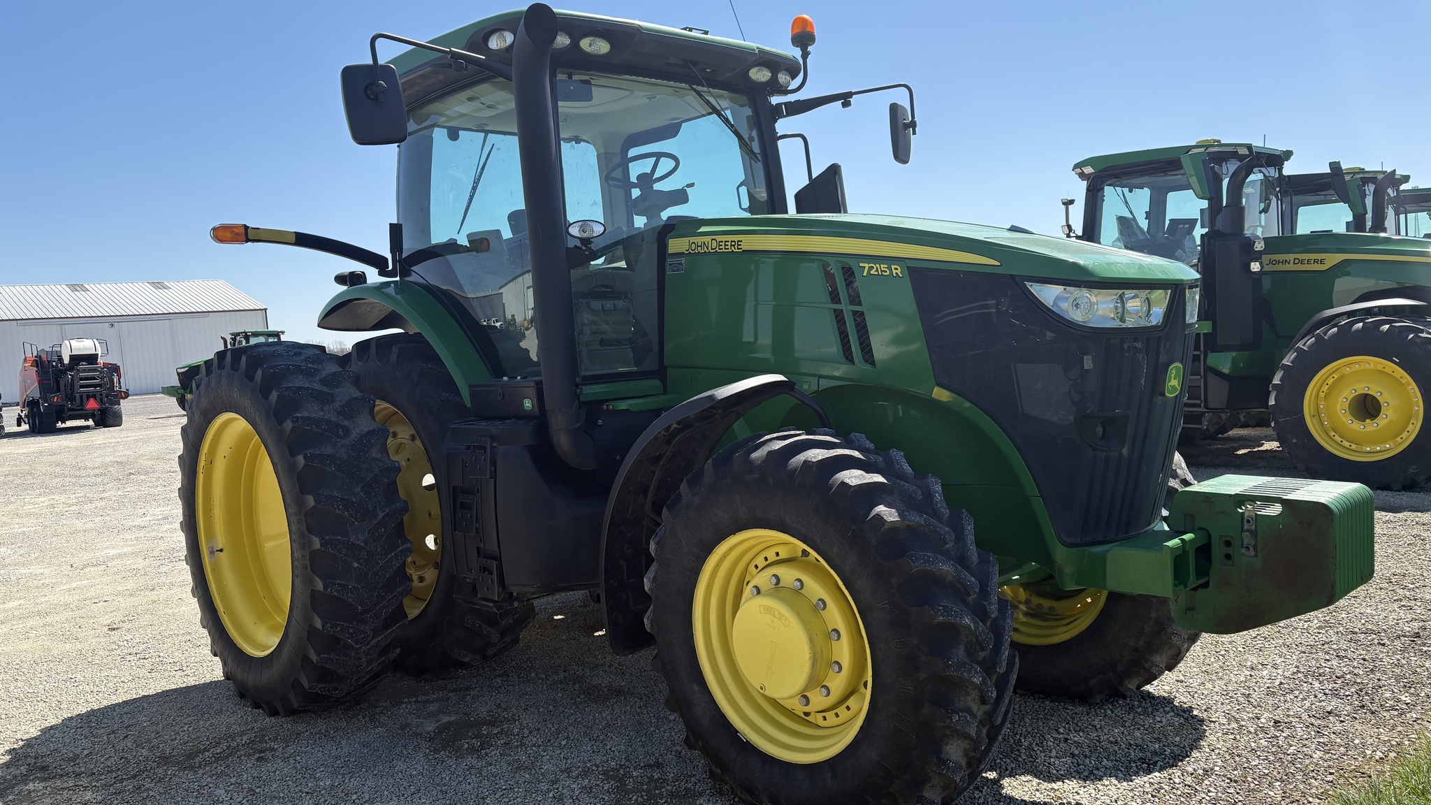 2011 John Deere 7215R Image 2