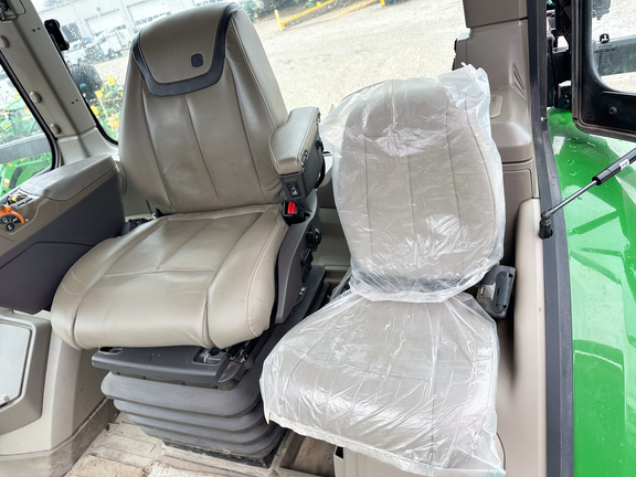 2023 John-Deere 8R 280