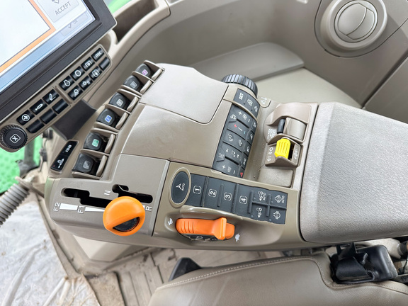 2023 John-Deere 8R 280