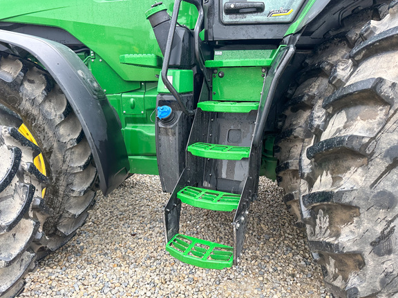 2023 John-Deere 8R 280