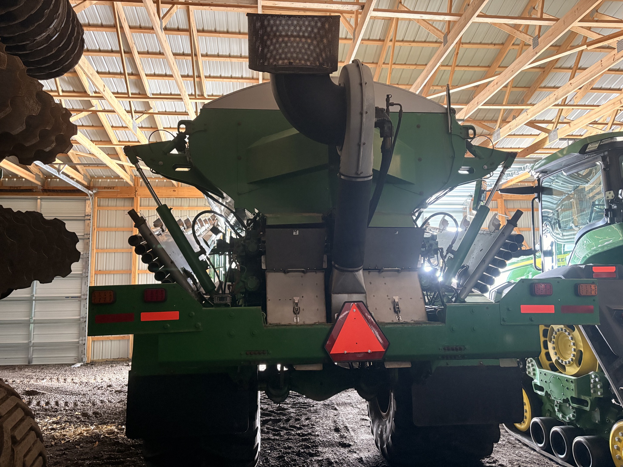 2018 John Deere F4365 Image 13