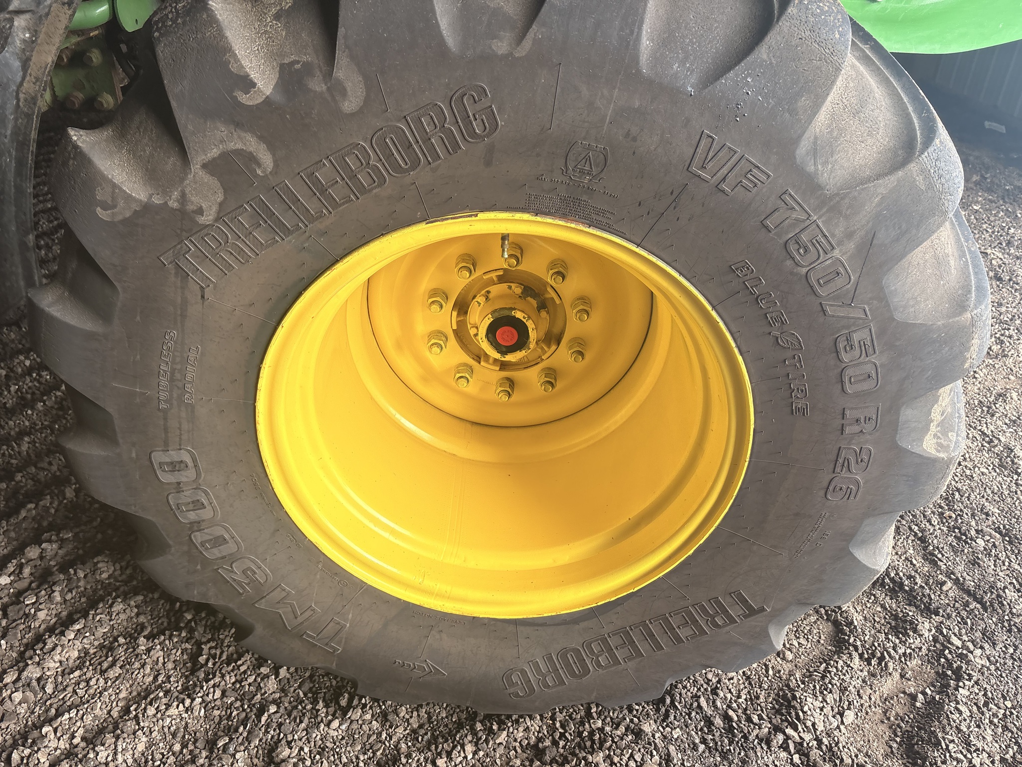 2018 John Deere F4365 Image 29