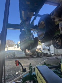 2019 John Deere 1725 Photo 3