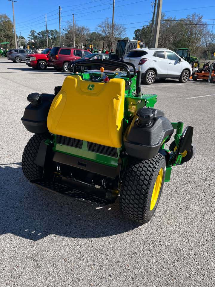 John Deere Q820M Image 4