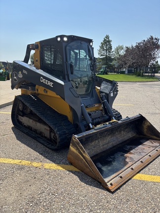 Used 2022 John Deere 331G Compact Track Loaders at Horizon Ag & Turf in Edmonton West, AB - Photo1