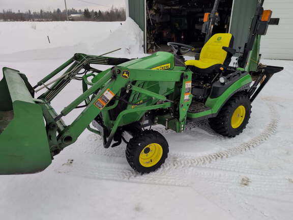 Photo of 2016 John Deere 1025R
