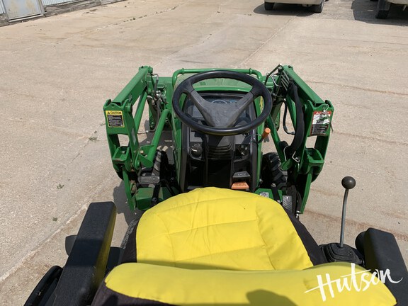 Photo of 2016 John Deere 1025R