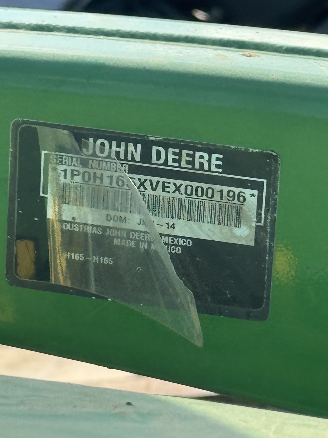 2013 John Deere 3320 Image 9