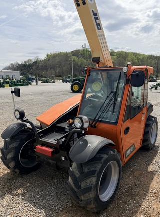 2025 JLG AG519 TELEHANDLER, CAB, PALLET FORKS