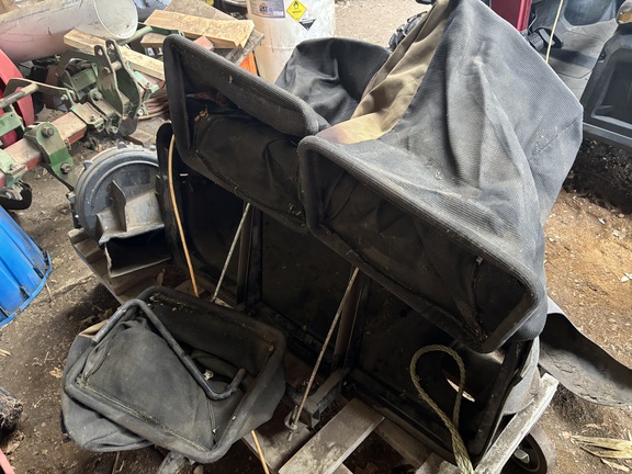 2011 John Deere X724 - Photo12