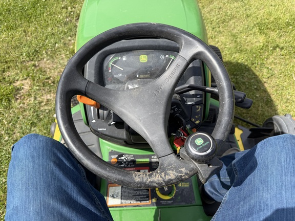 2011 John Deere X724 - Photo22