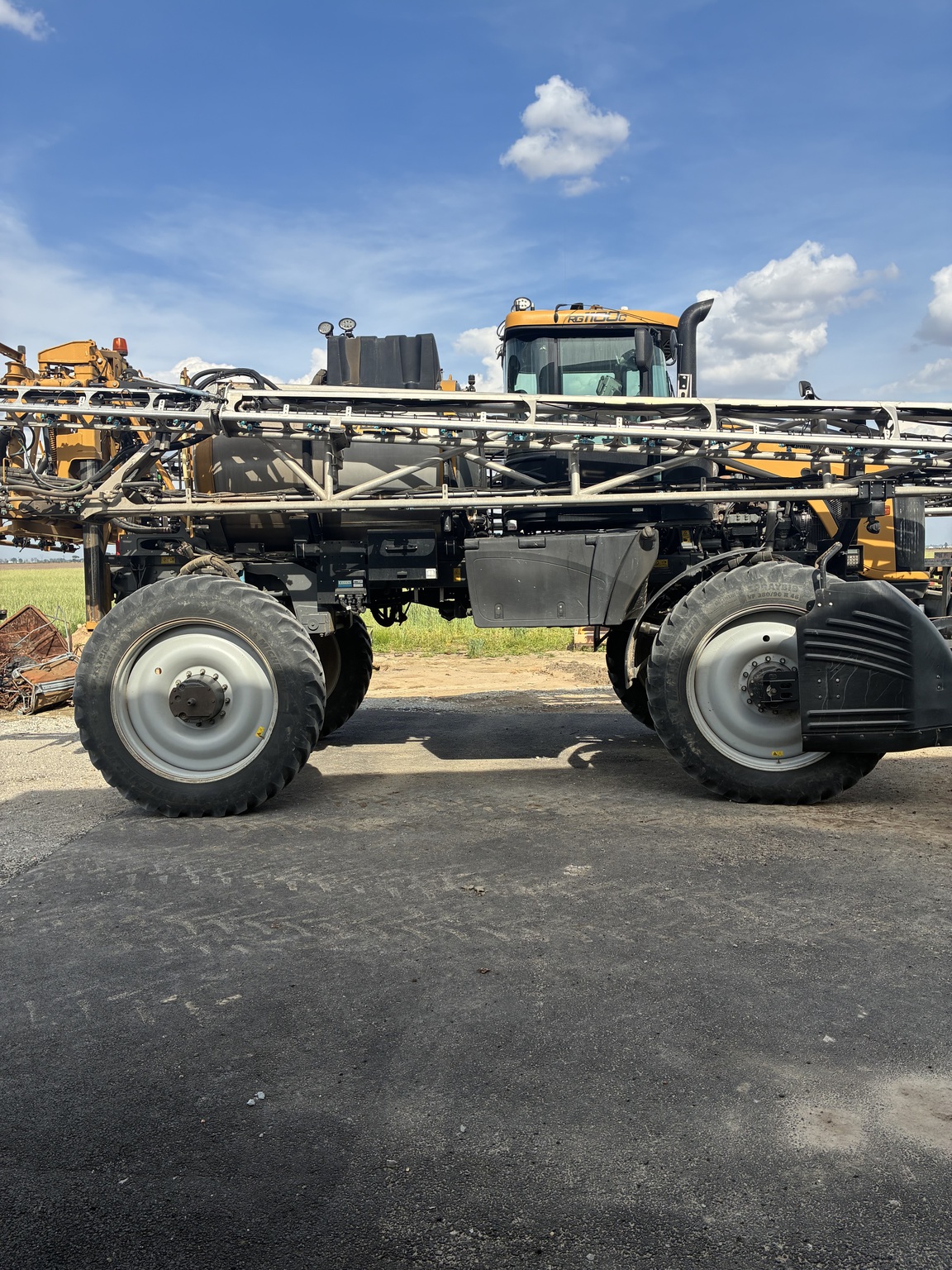 2021 RoGator RG1100C