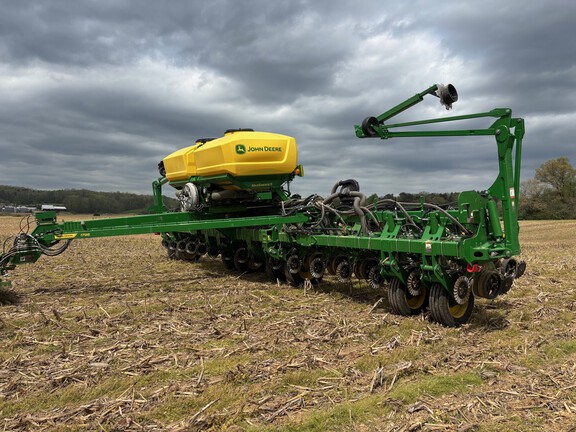 Photo of 2023 John Deere 1795
