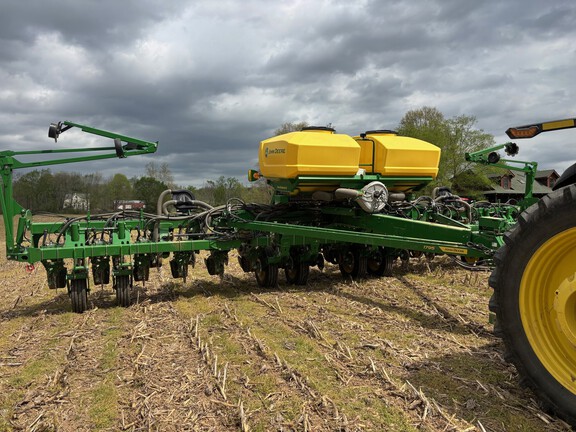 Photo of 2023 John Deere 1795