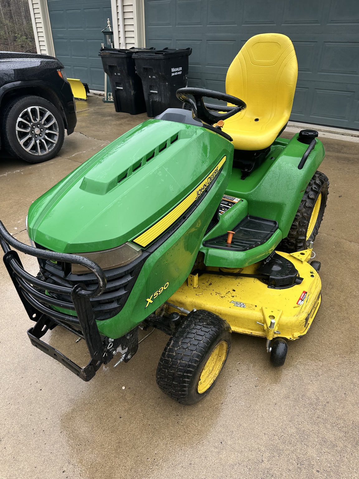 2020 John Deere X590 Image 3