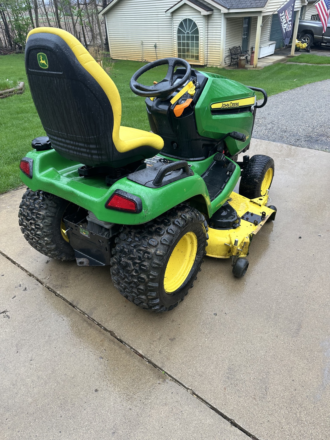 2020 John Deere X590 Image 5