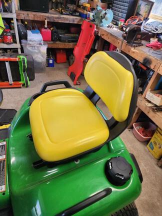 Photo of 2022 John Deere X570