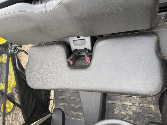 Used 2022 John Deere XUV 560E ATVs & Gators at Horizon Ag & Turf in Westlock, AB - Photo7